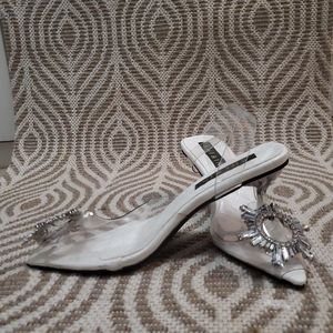 Clear slippers ,size is 6.5/7